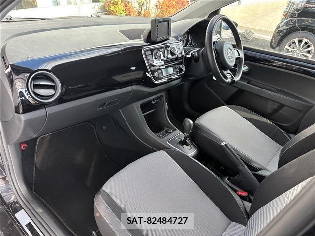 VolksWagen UP! 2013-10 8318142-15