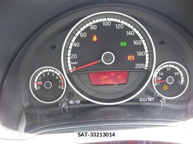 VolksWagen UP! 2014-10 8318141-6