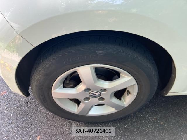 VolksWagen UP! 2014-08 8337913-13