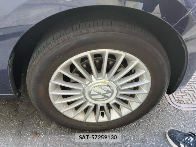 VolksWagen UP! 2015-03 8369772-6