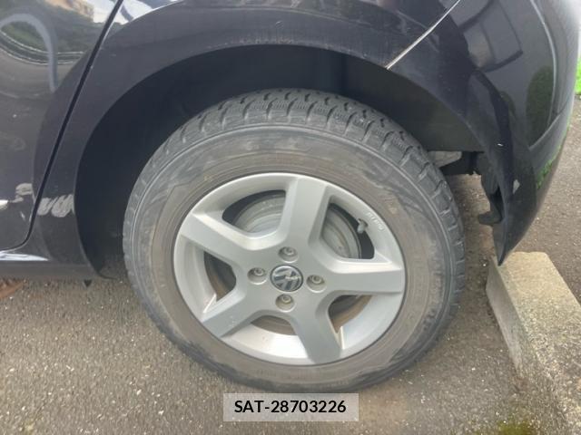 VolksWagen UP! 2014-11 8372390-8
