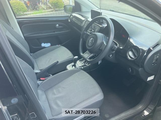VolksWagen UP! 2014-11 8372390-9