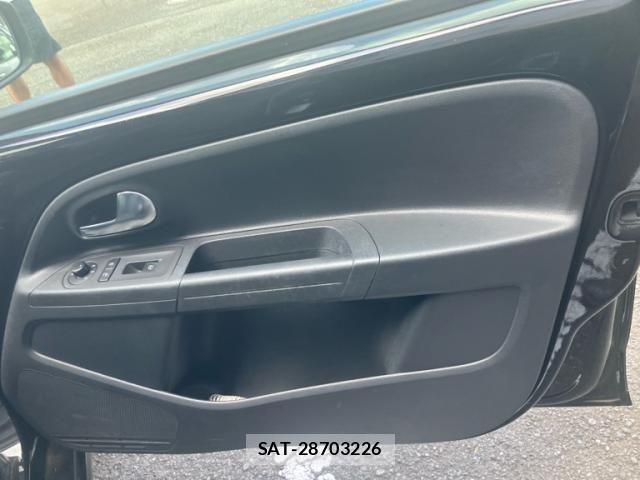 VolksWagen UP! 2014-11 8372390-10