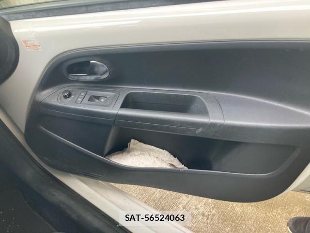 VolksWagen UP! 2015-03 8439116-11