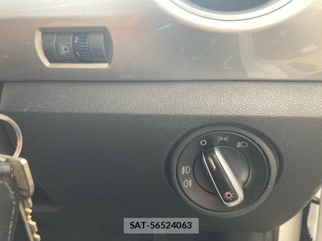 VolksWagen UP! 2015-03 8439116-13