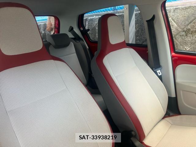 VolksWagen UP! 2015-02 8686940-13