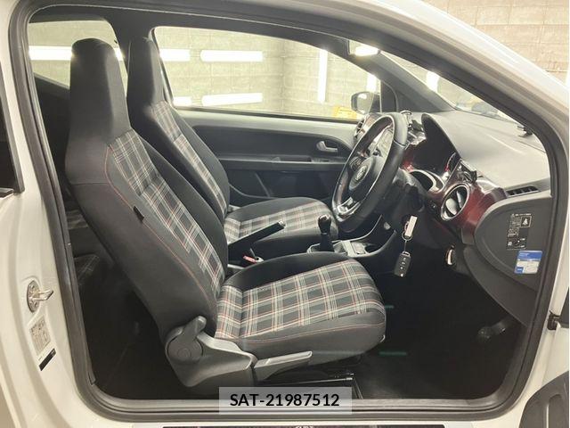 VolksWagen UP! 2018-06 8746902-12