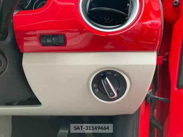 VolksWagen UP! 2016-07 8746905-16