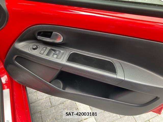VolksWagen UP! 2020-03 8746903-16