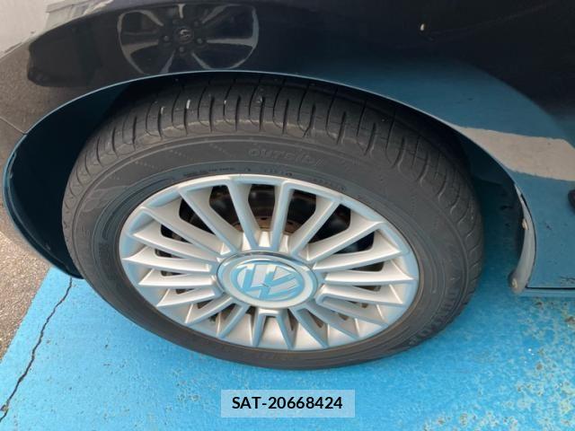 VolksWagen UP! 2013-01 8851102-6