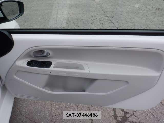 VolksWagen UP! 2018-06 8851101-14