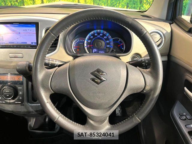 Suzuki WAGON R 2013-08 7215882-9