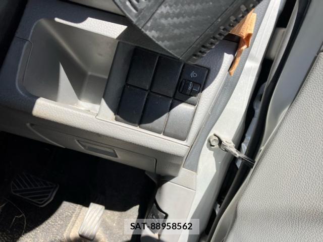 Suzuki WAGON R 2010-02 7227225-12