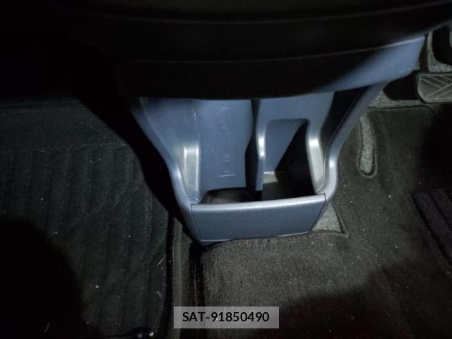 Suzuki WAGON R 2013-08 7215884-18