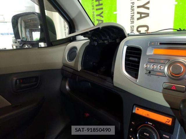 Suzuki WAGON R 2013-08 7215884-19