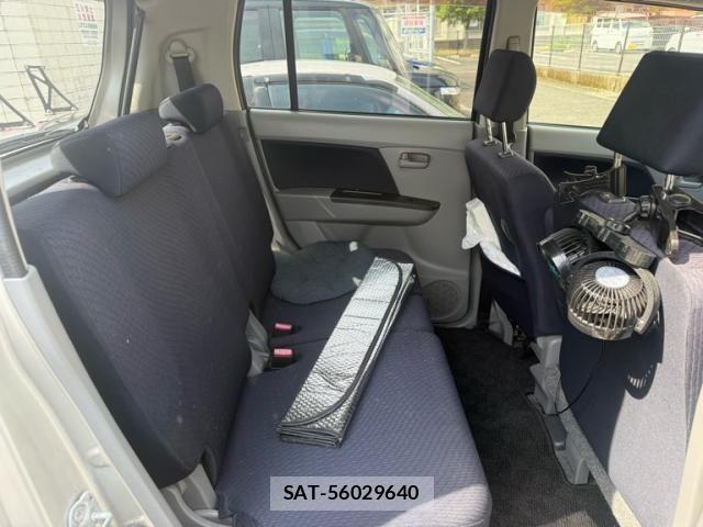 Suzuki WAGON R 2010-10 7458910-13