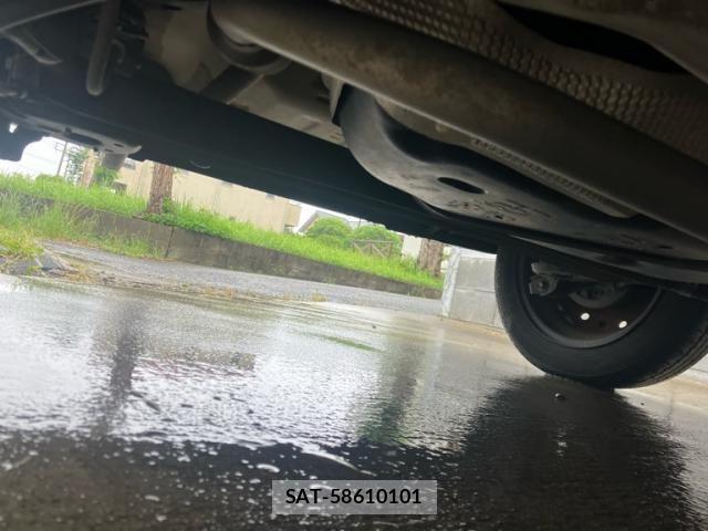 Suzuki WAGON R 2017-04 7503837-6