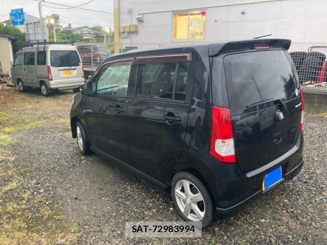 Suzuki WAGON R 2011-06 7621427-6