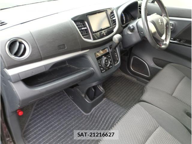 Suzuki WAGON R 2013-09 7621405-12
