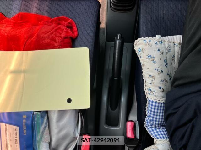 Suzuki WAGON R 2012-03 7621414-19