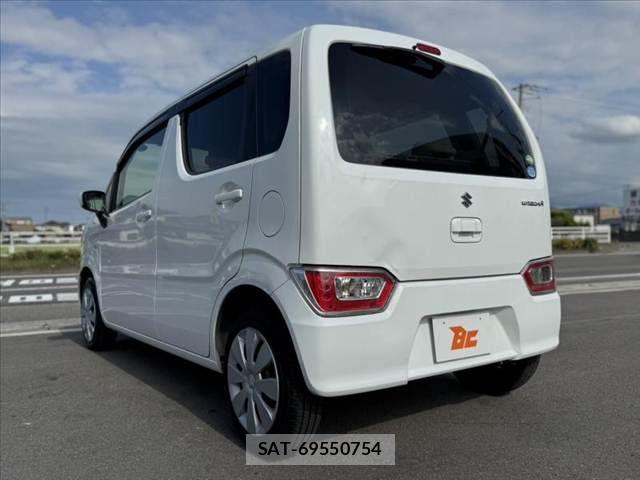 Suzuki WAGON R 2017-06 7981601-12