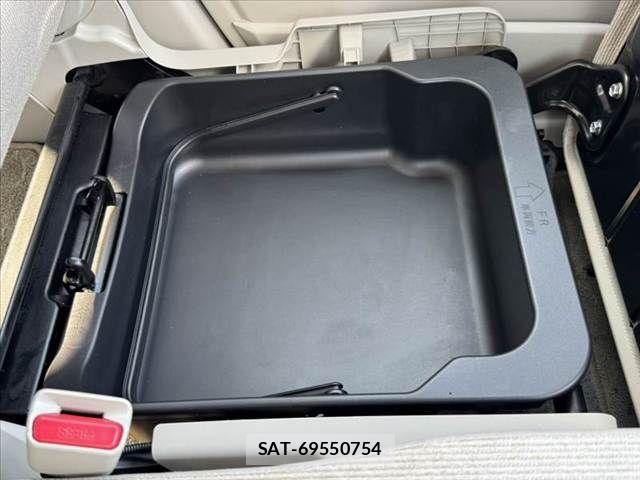 Suzuki WAGON R 2017-06 7981601-28