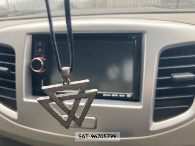 Suzuki WAGON R 2013-10 8039258-9
