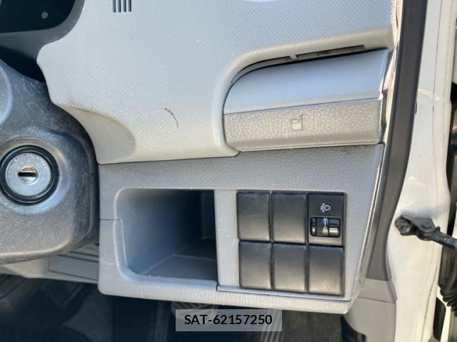 Suzuki WAGON R 2012-06 8039257-17