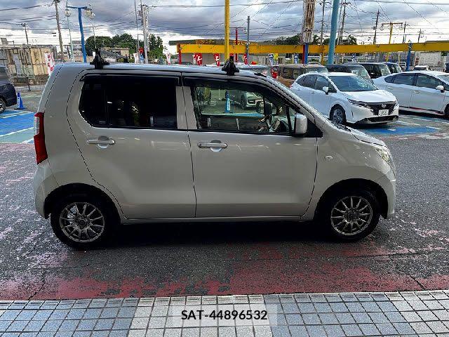 Suzuki WAGON R 2014-04 8102779-15