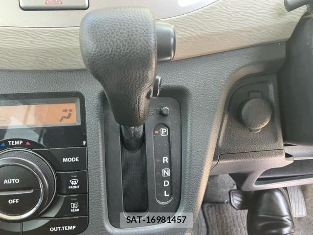 Suzuki WAGON R 2013-09 8133080-19