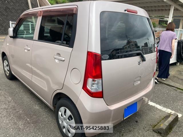 Suzuki WAGON R 2010-02 8133064-4