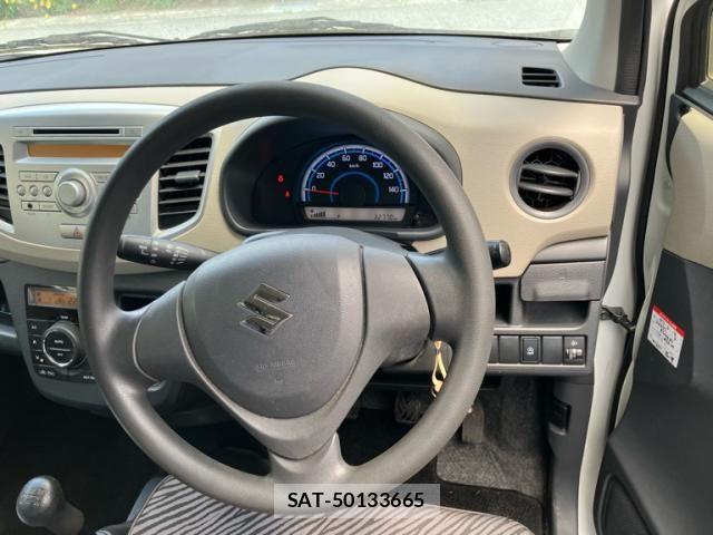 Suzuki WAGON R 2014-08 8133060-14