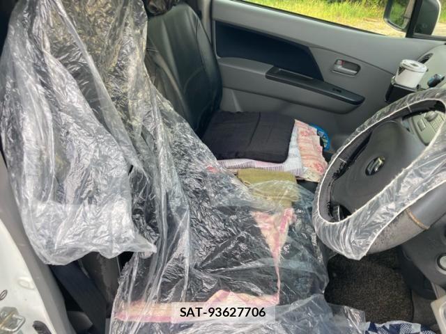 Suzuki WAGON R 2012-04 8147019-15