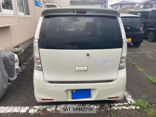 Suzuki WAGON R 2014-06 8147018-6