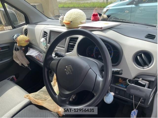 Suzuki WAGON R 2015-01 8211069-13