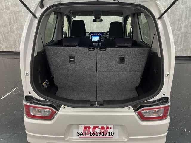Suzuki WAGON R 2017-09 8211047-20