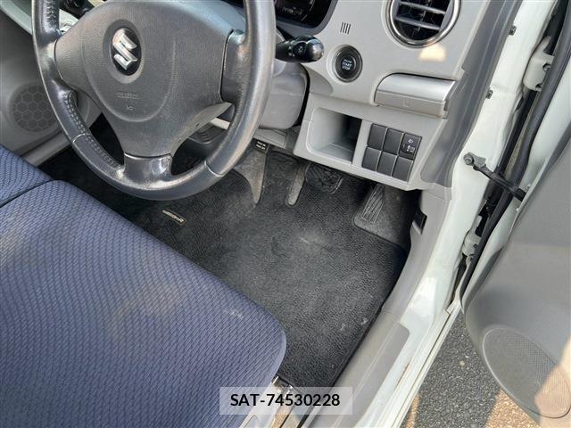 Suzuki WAGON R 2010-12 8211072-10