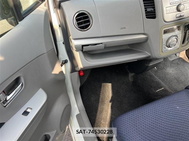 Suzuki WAGON R 2010-12 8211072-11
