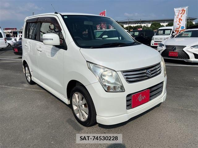 Suzuki WAGON R 2010-12 8211072-3