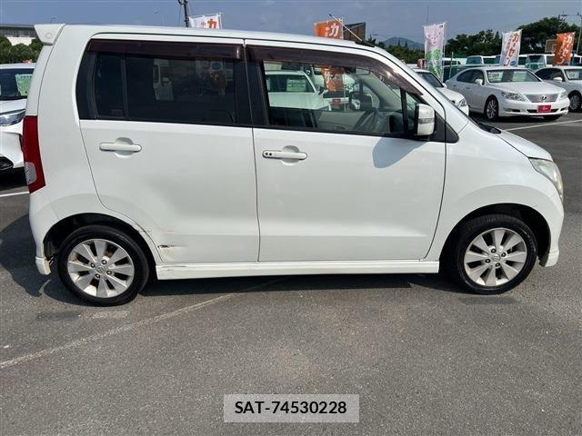 Suzuki WAGON R 2010-12 8211072-4