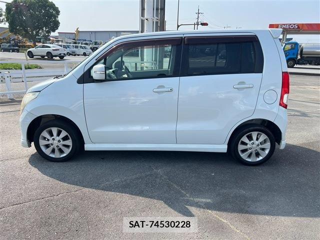 Suzuki WAGON R 2010-12 8211072-8