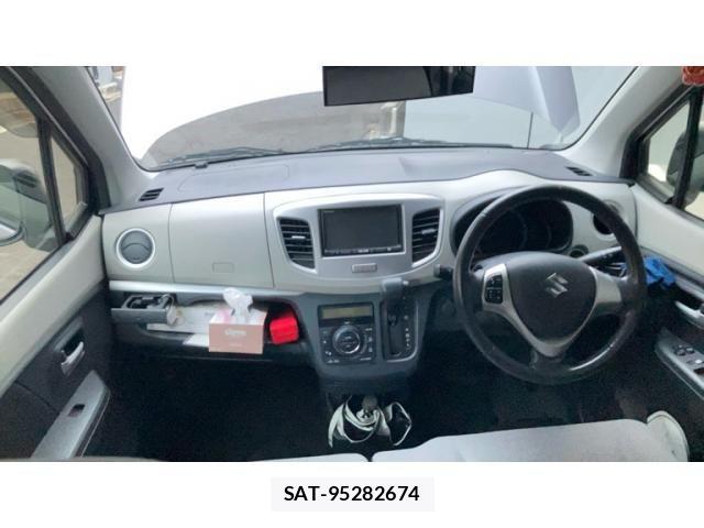Suzuki WAGON R 2014-11 8211068-18