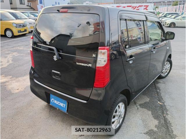 Suzuki WAGON R 2015-04 8211066-1