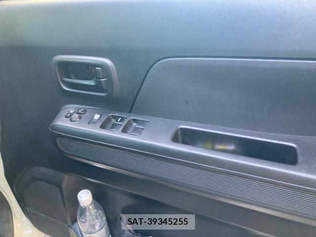 Suzuki WAGON R 2017-08 8211064-12