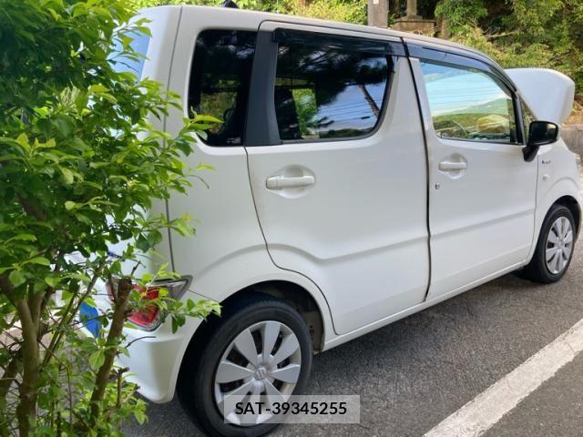 Suzuki WAGON R 2017-08 8211064-3