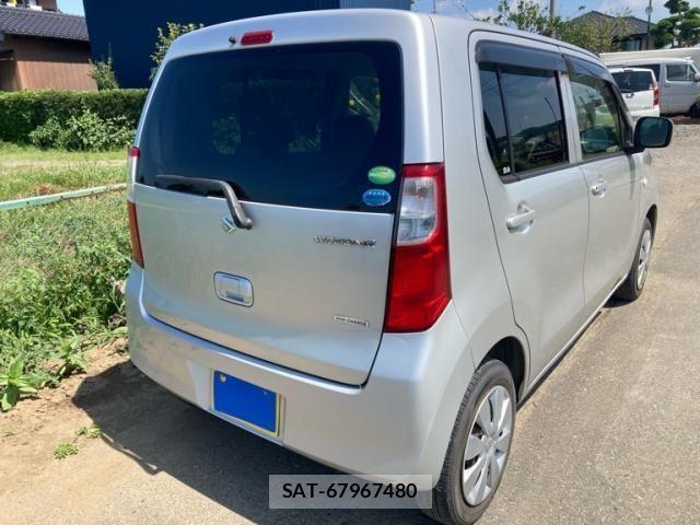 Suzuki WAGON R 2015-02 8232462-3