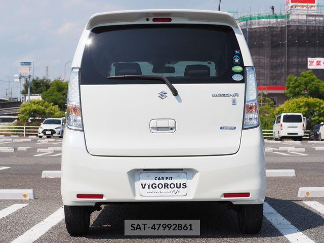 Suzuki WAGON R 2015-12 8232438-11