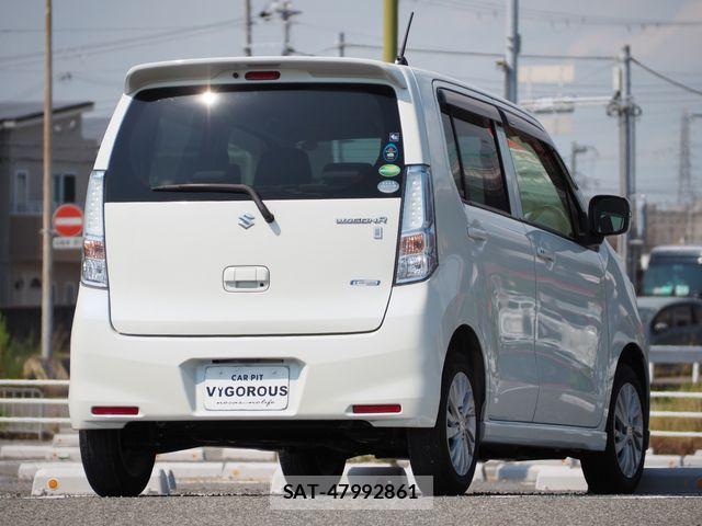 Suzuki WAGON R 2015-12 8232438-12