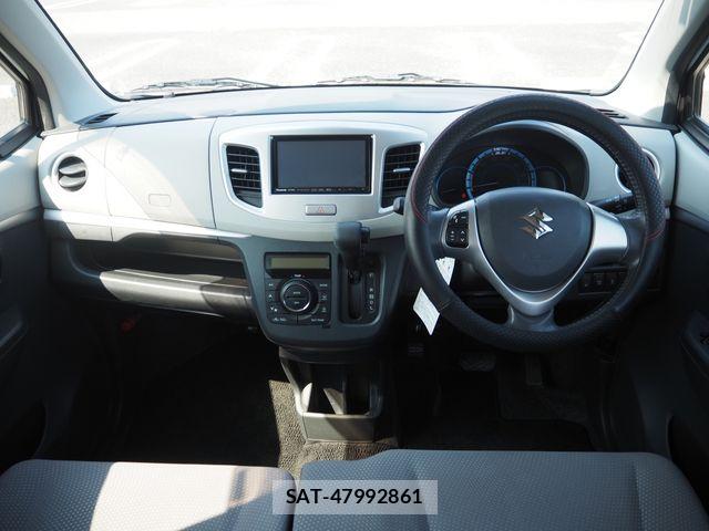 Suzuki WAGON R 2015-12 8232438-13