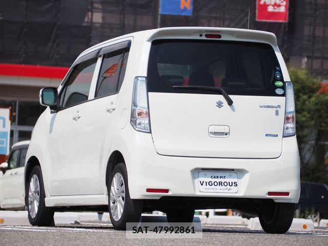 Suzuki WAGON R 2015-12 8232438-2
